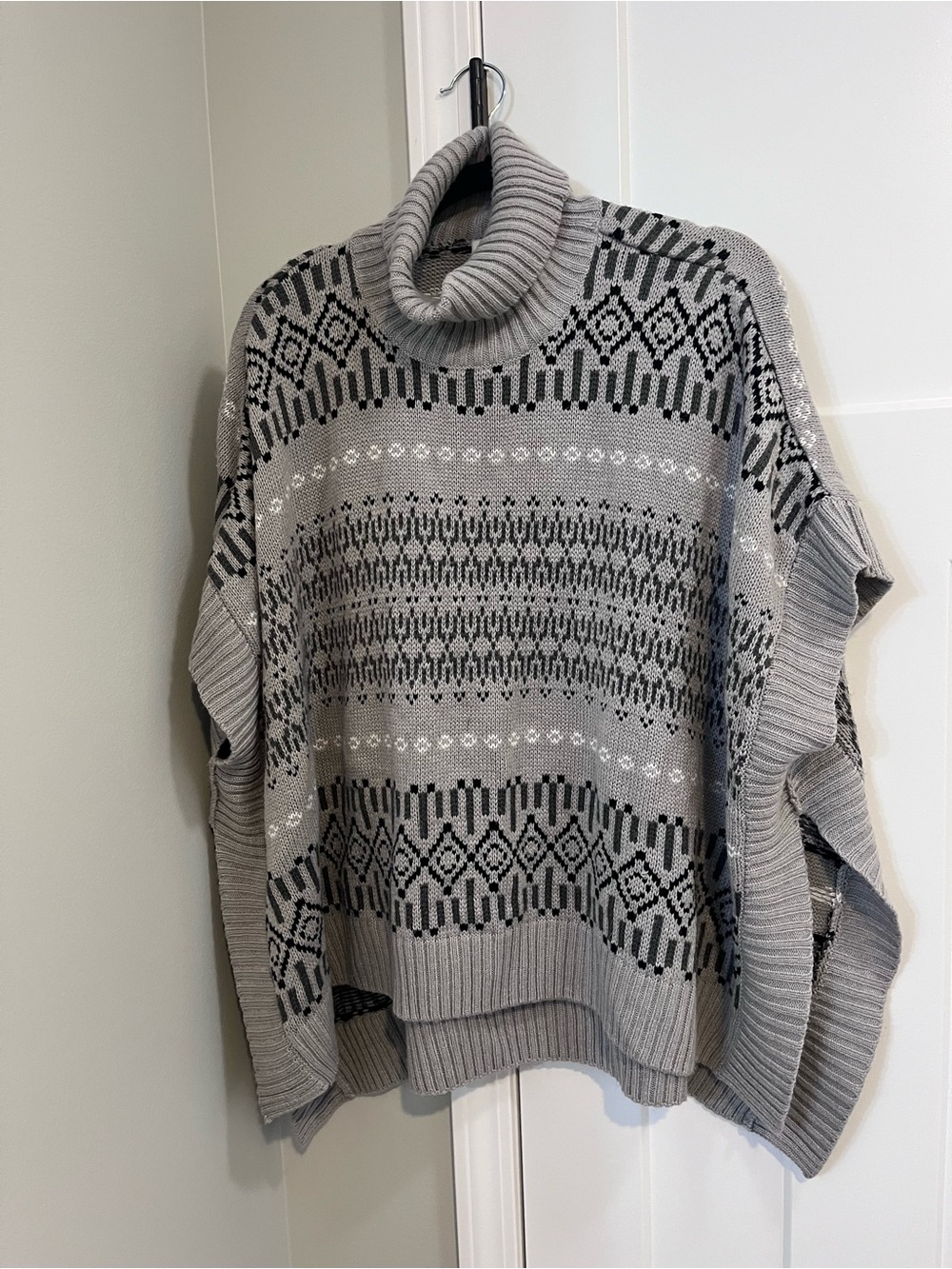 Turtleneck Fair Isle Knit Sweater - Gray